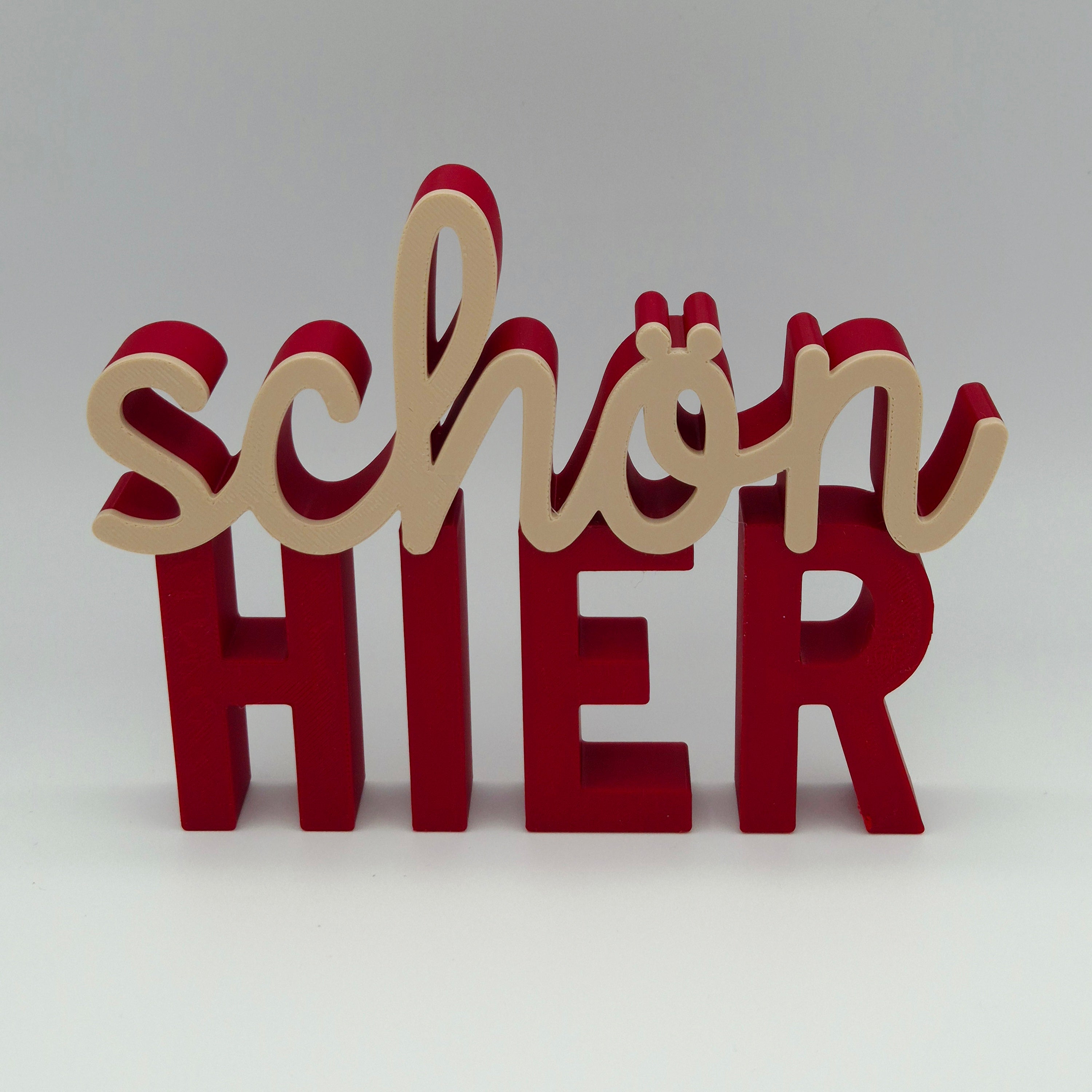 Schön hier KLEIN | 3D Schriftzug | Dekoaufsteller fürs Regal – Einzugsgeschenk