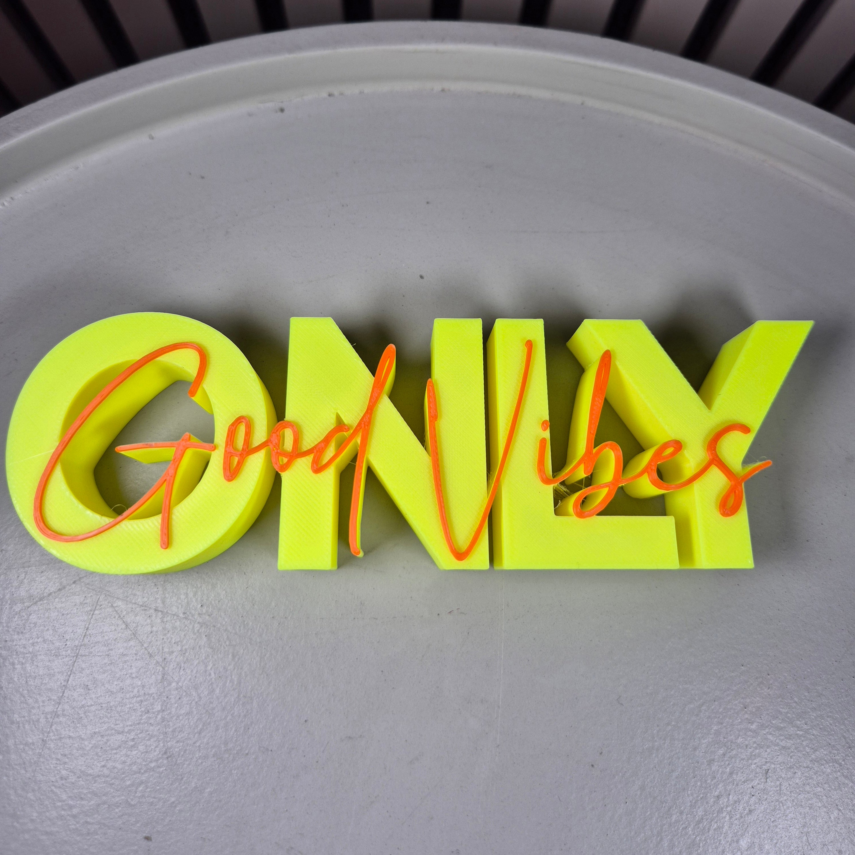 ONLY GOOD VIBES | Bunte 3D Deko mit positiver Ausstrahlung