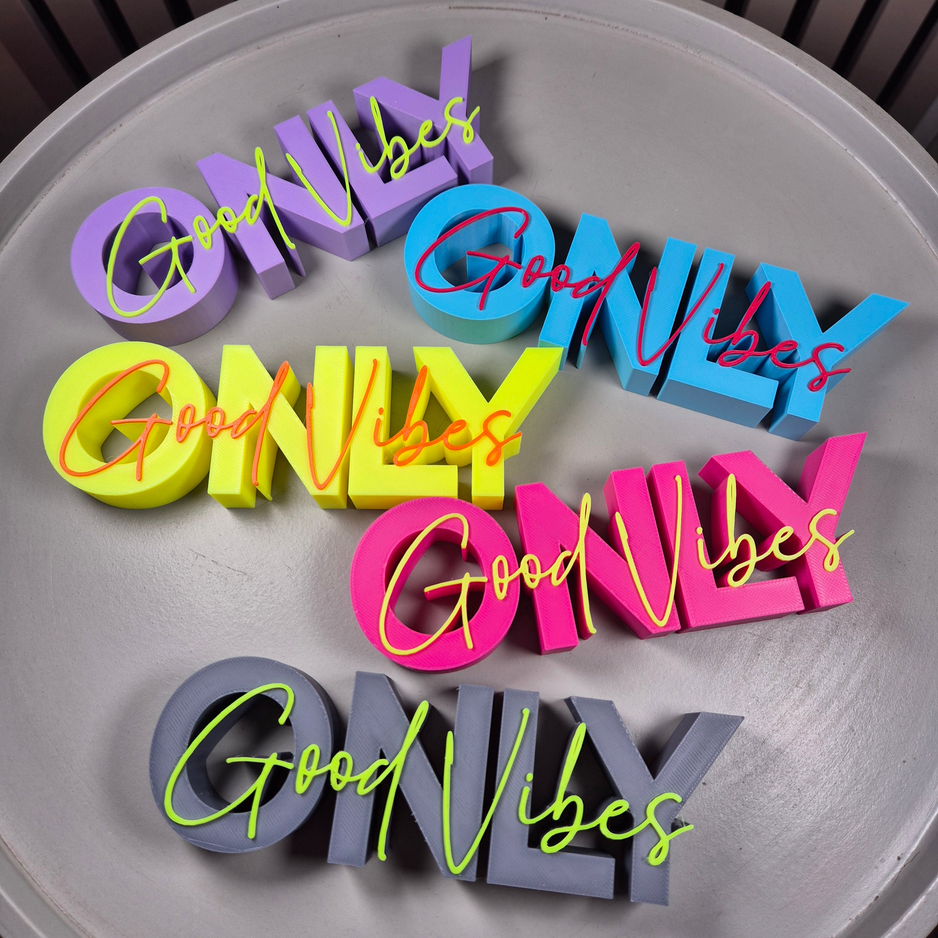 ONLY GOOD VIBES | Bunte 3D Deko mit positiver Ausstrahlung